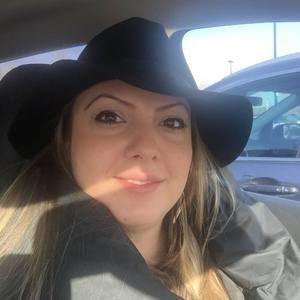 Meet your Posher, Raluca